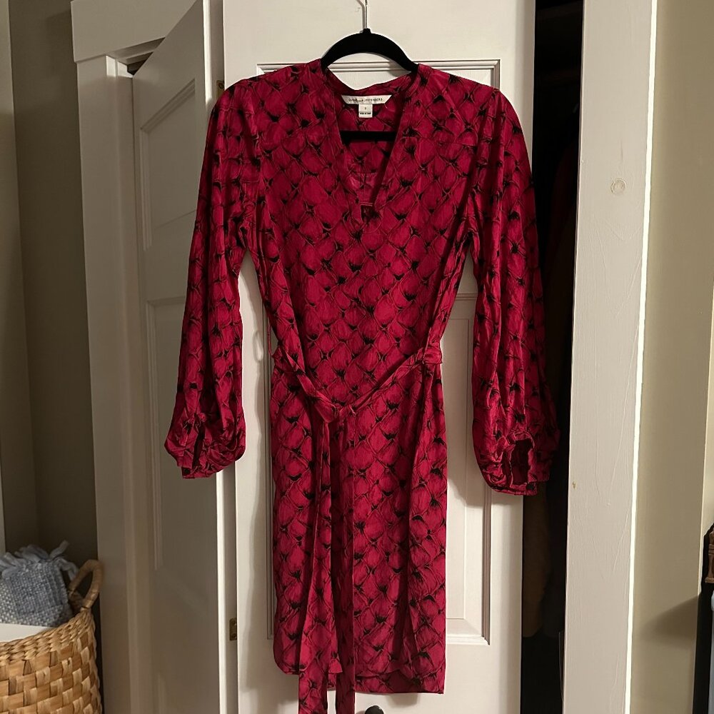 DVF Silk Tie-Waist Dress in Alligator Pink Dahlia - Sz 2